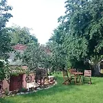 Saslun Apartment *